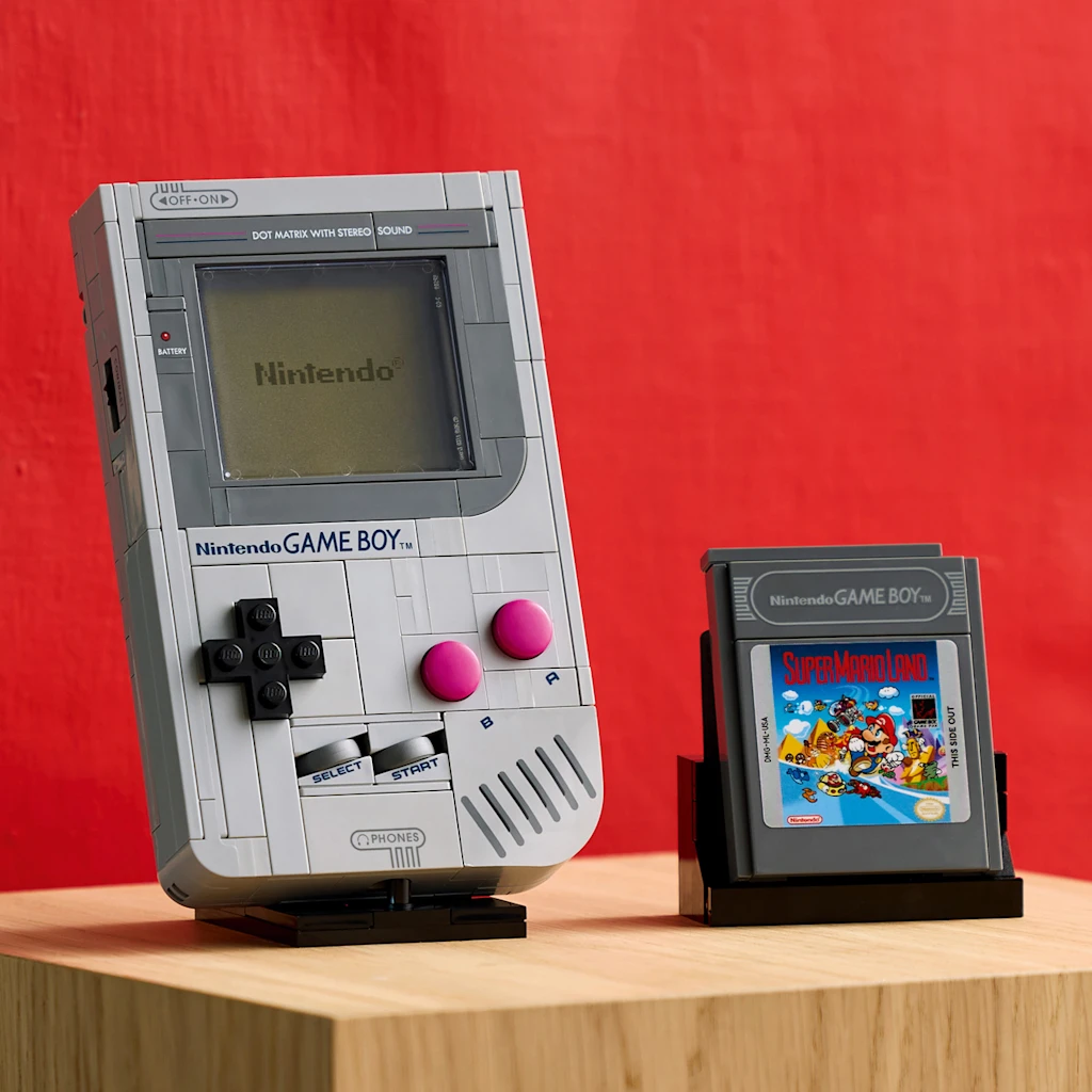 This fully functional Lego Game Boy is all I want for Christmas
