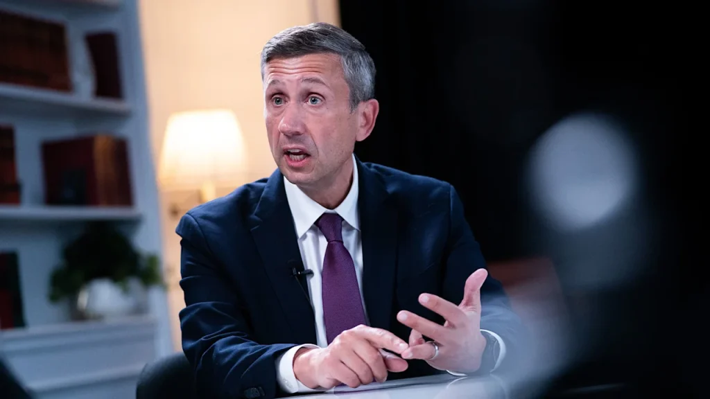 GOP fundraising data reveals a ‘war chest’ for Republicans ahead of the 2026 midterms