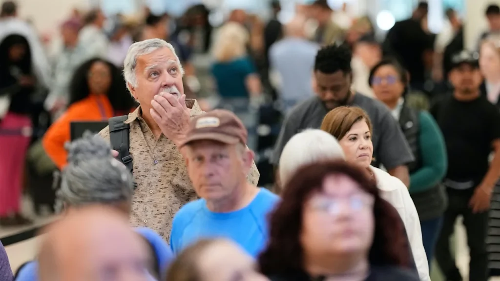 ‘This is a dire situation’: TSA wait times hit record highs at airports on Day 40 of the shutdown