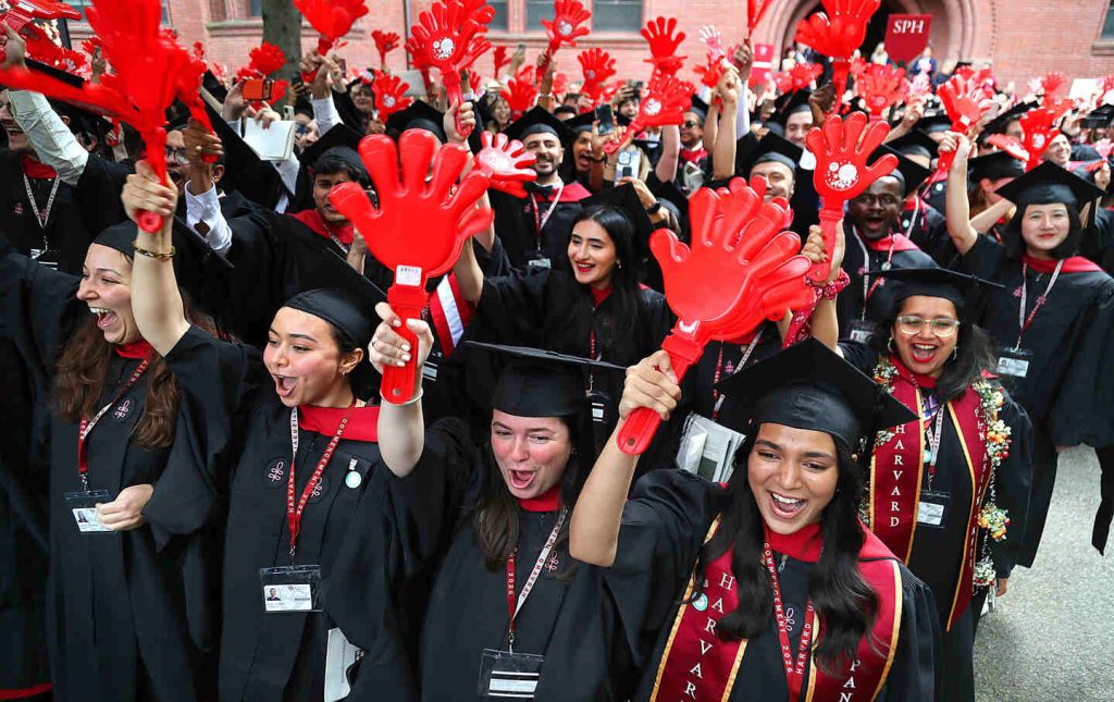 Why Harvard Won’t Settle—plus the Struggles of Supermarket Workers