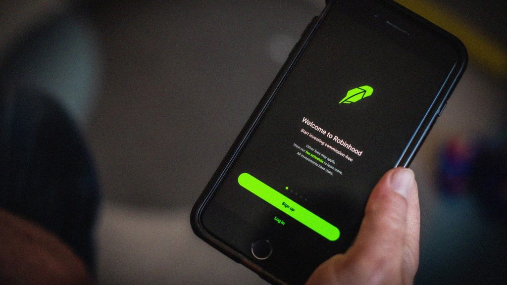 Robinhood lays off 10% of staff to flatten its organizational structure