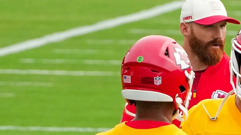 Patrick Mahomes Readies for Season After Knee Surgery