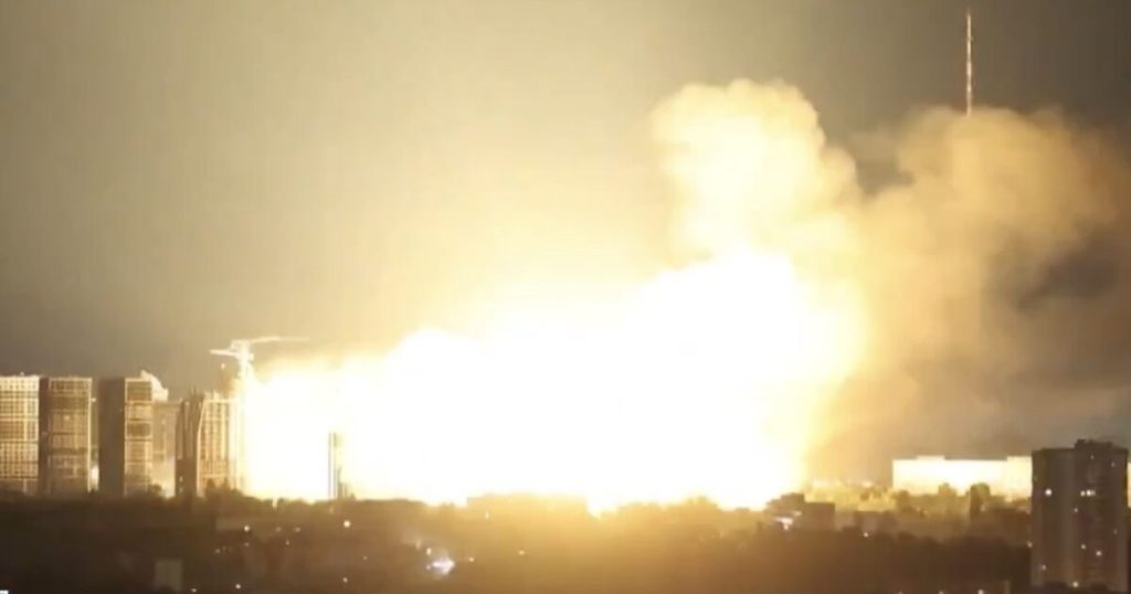 (VIDEO) Russia Launches Massive Missile and Drone Attack on Kyiv After Ukraine Sinks Russian Container Ship and Hits Oil Refineries – Zelensky Demands US Patriot Missiles
