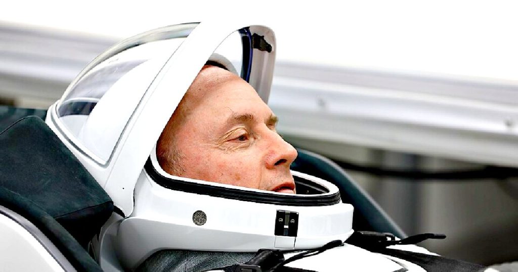 Astronaut Mike Fincke Is Leaving NASA 7 Months After Health Emergency in Space That Led to the First Medical Evacuation From the ISS