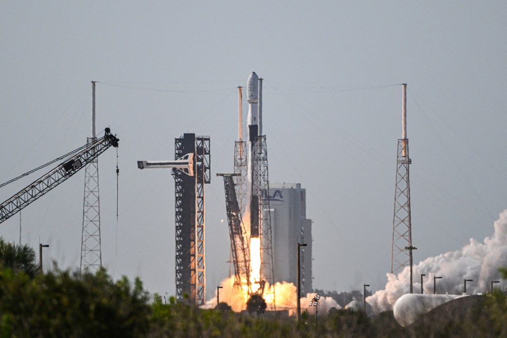 A SpaceX Rocket Was Due to Crash Into the Moon Today