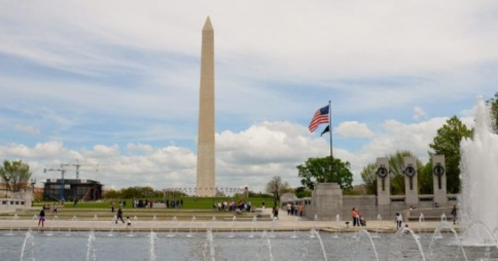 OUTRAGEOUS! Thugs VANDALIZE DC’s Beautiful World War II Memorial with Bubbles and Graffiti Containing a Disgusting Message – Trump Responds with FIRE