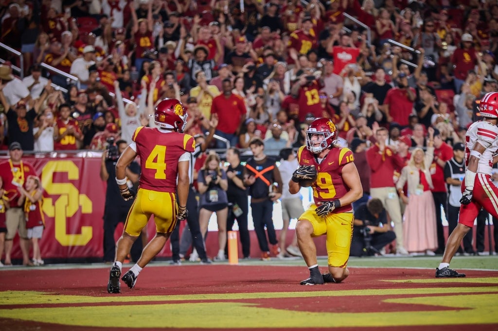 USC Trojans Climb AP Poll After Strong Performance