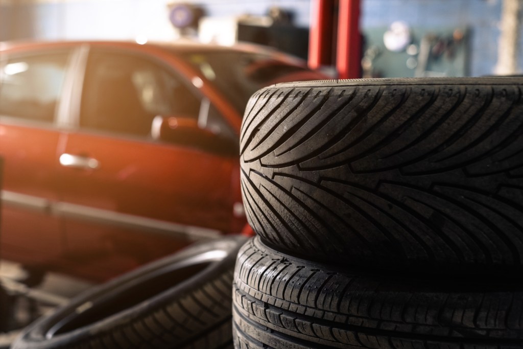 This Tire-Changing Robot Can Change 4 Tires in Under 15 Minutes