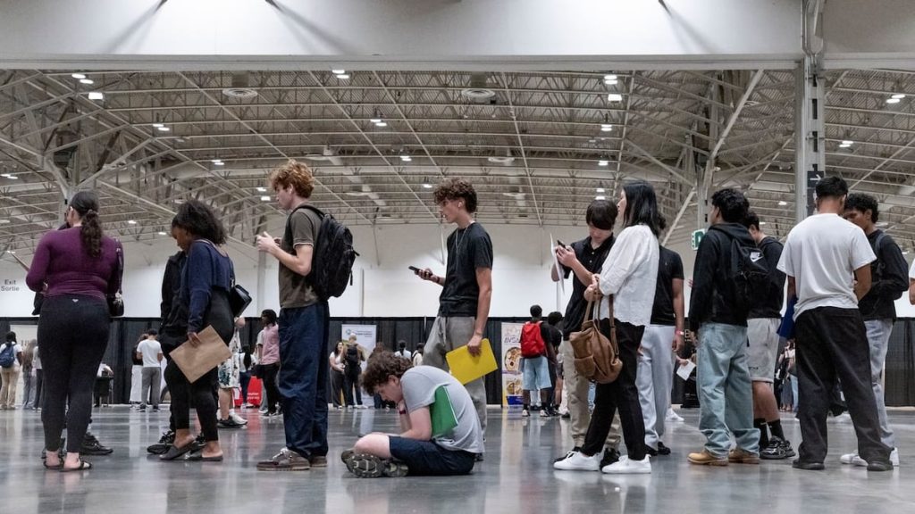 Canada Loses 68,000 Jobs in September as Declines Deepen