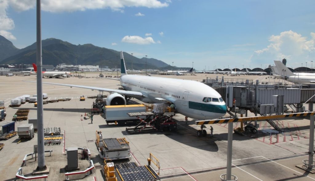 Travel Chaos: 1,670 Flights Delayed, 140 Canceled Nationwide