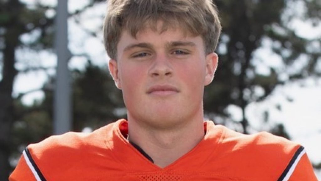 Levi Meighen of Half Moon Bay Named Athlete of the Week