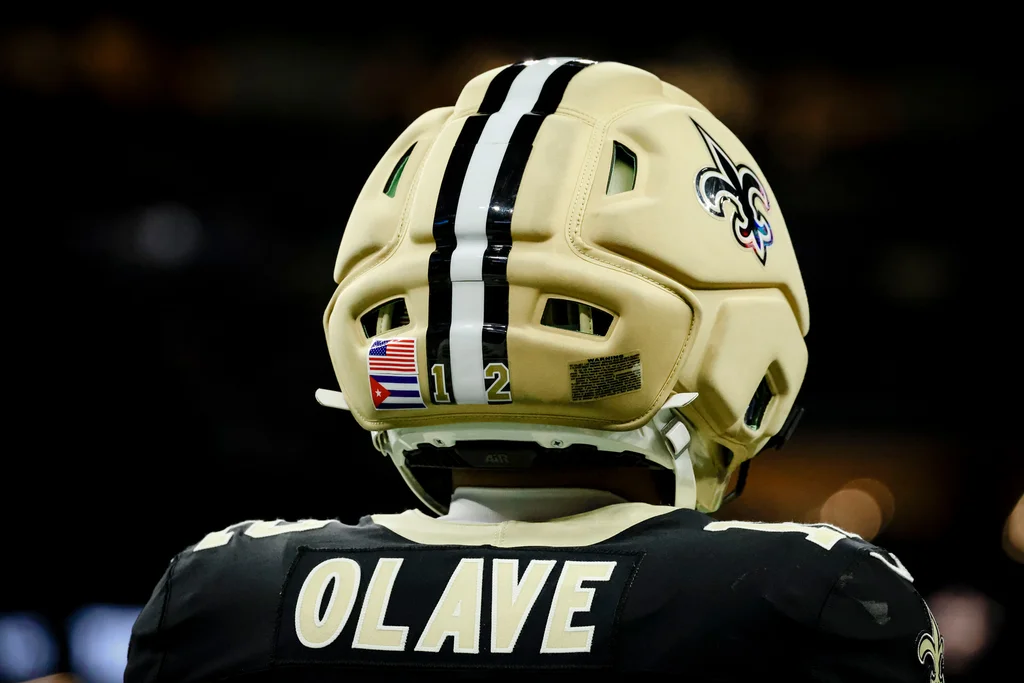 What’s with those bobblehead NFL helmets?